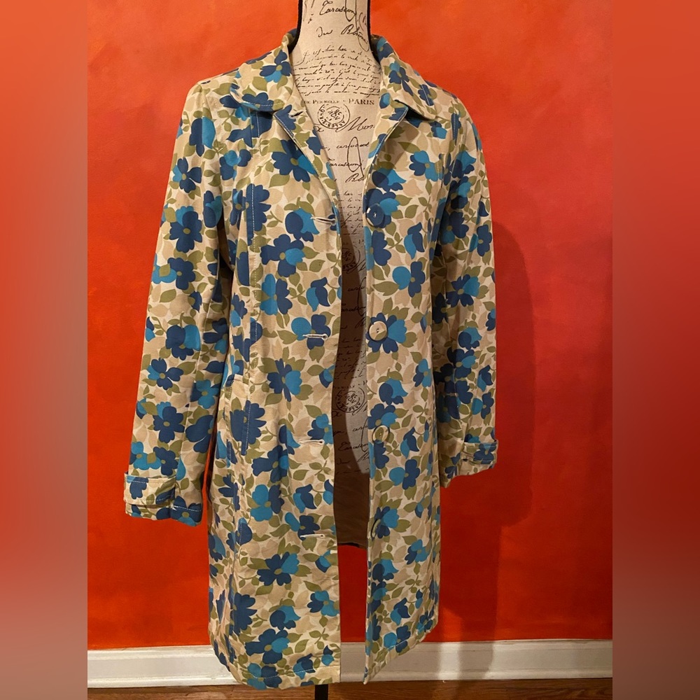 Old Navy Woman Coat Size M